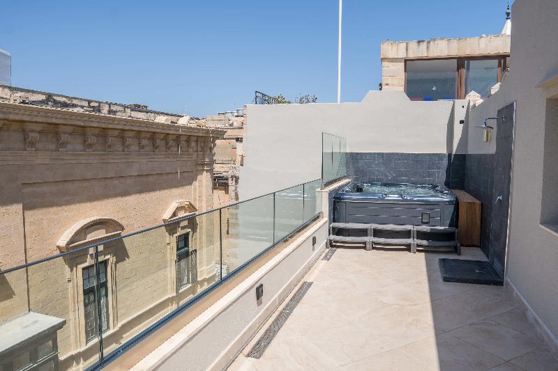 The Cumberland By Neu Collective Hotel Valletta Exterior photo